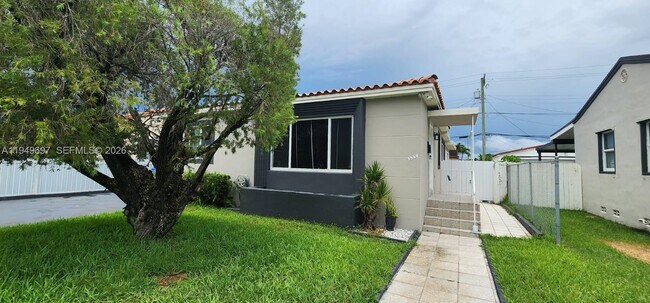 Foto del edificio - 3520 NW 20th St