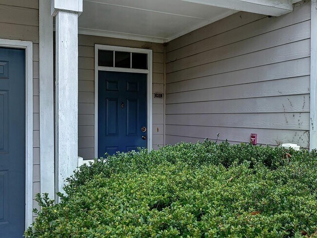 Building Photo - 811 Spring Heights Ln