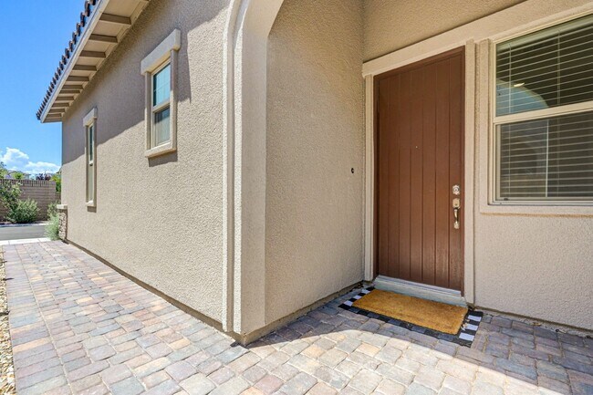 Building Photo - COMFY and NEW 3 Bedroom Home in Skye Canyon!