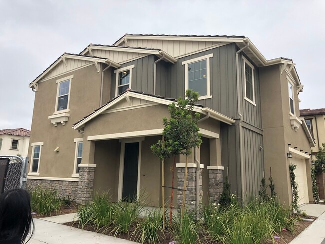 Building Photo - 87 Majeza Ct