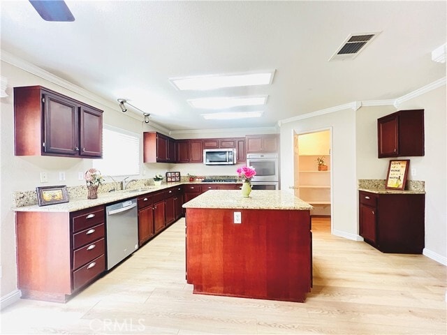 Building Photo - 12270 Mesa Grove Dr