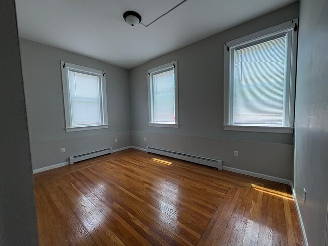 Building Photo - 81 Saltonstall Ave