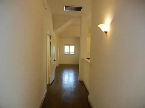 Foto del edificio - 2320 Lynbridge Cir