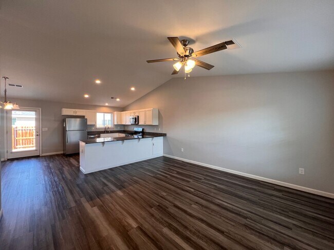 Foto del edificio - 4 Bedroom 2 Bathroom Fallon Home