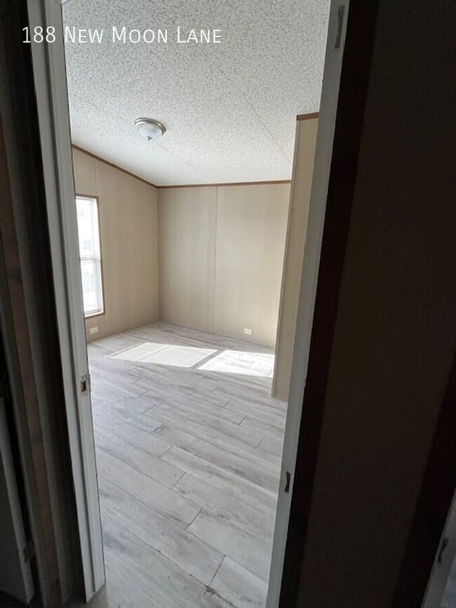 Foto del edificio - 188 New Moon Ln