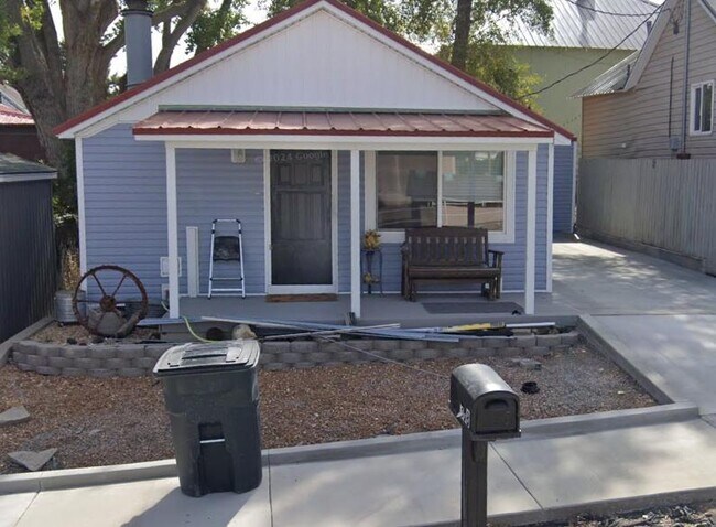 Building Photo - 308 Garnet St