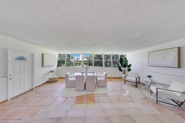 Building Photo - 13521 S Biscayne River Dr