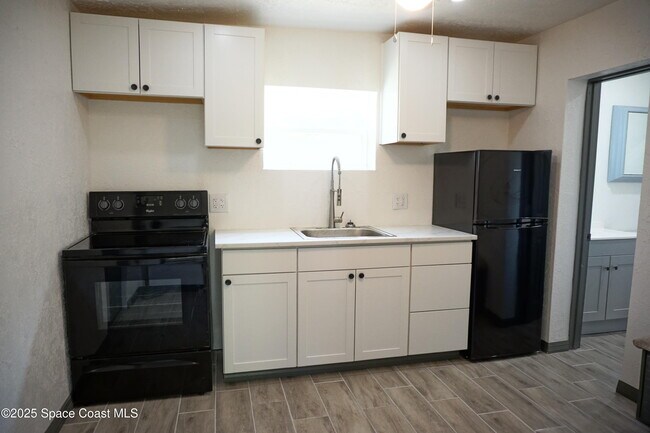 Foto del edificio - 2848 Shwonda Ave NE
