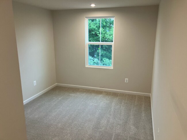 Foto del edificio - 247 Laurel Pk Dr