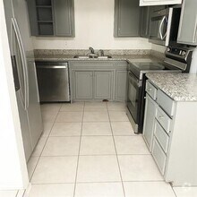 Building Photo - 124 Vandenburg Dr