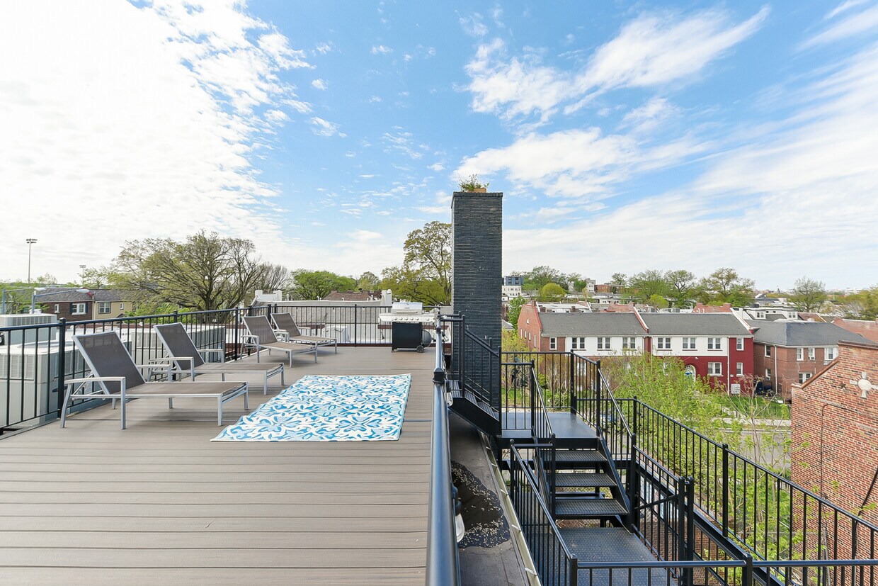 Primary Photo - 1732 Trinidad Ave NE