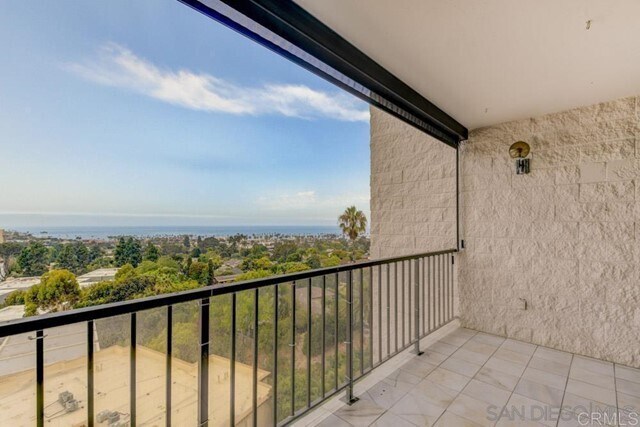 Foto del edificio - 2500 Torrey Pines Rd