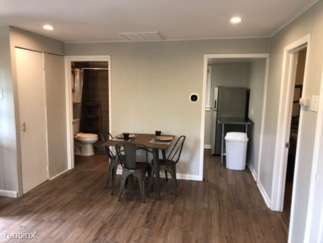 Building Photo - 2 br, 1 bath House - 2864 Swamp Creek Rd