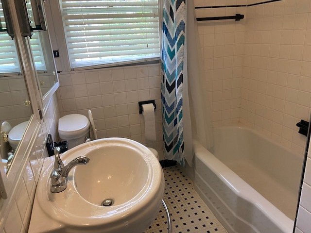 Foto del edificio - 220 Eastland Ave