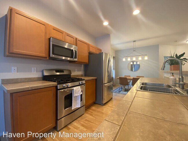 Building Photo - 3 br, 2 bath House - 2635 65th St SE
