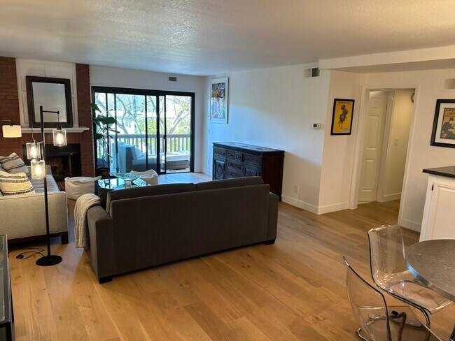 Foto del edificio - 8600 Tuscany Ave