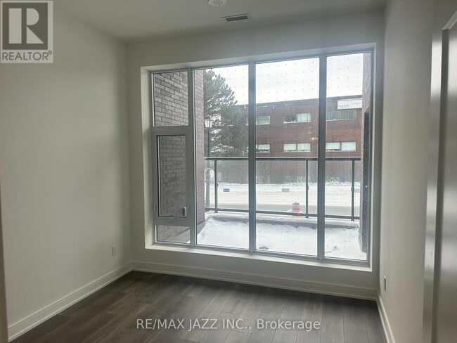 Photo du bâtiment - 705 Davis Dr