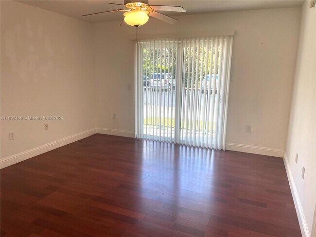 Foto del edificio - 15440 SW 284th St