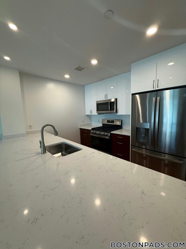 Foto del edificio - 120 Gerry Rd