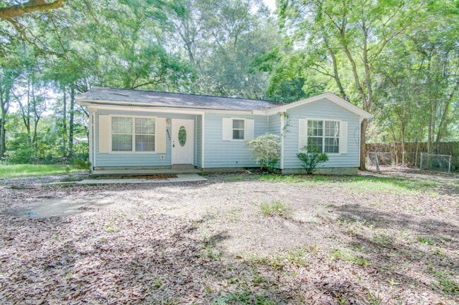 Foto del edificio - Pet-Friendly 3/2 Home Off Hwy 90 – Conveni...