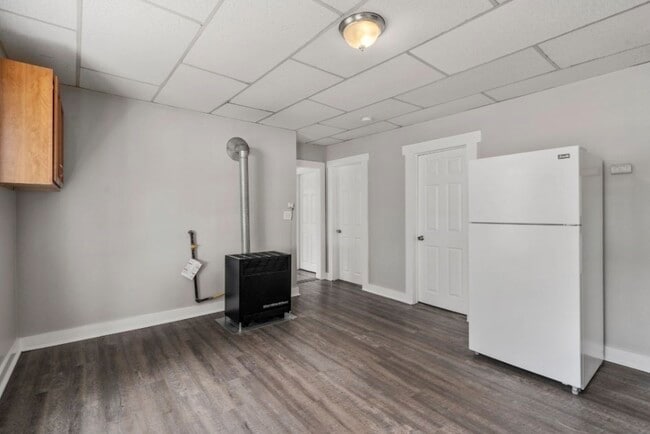 Building Photo - 34 Esther St