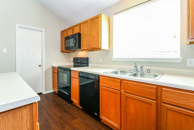 Foto del edificio - 1415 Heather Ridge Dr