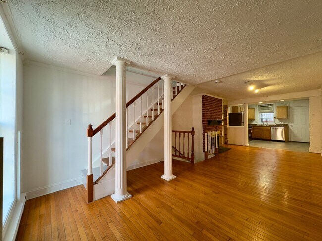 Foto del edificio - Charming & Spacious 2Bed/3Bath Home in Bal...