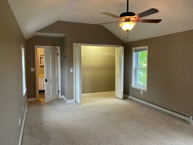 Building Photo - Coming soon! 4 Bedroom Farmhouse for Rent in Shippensburg