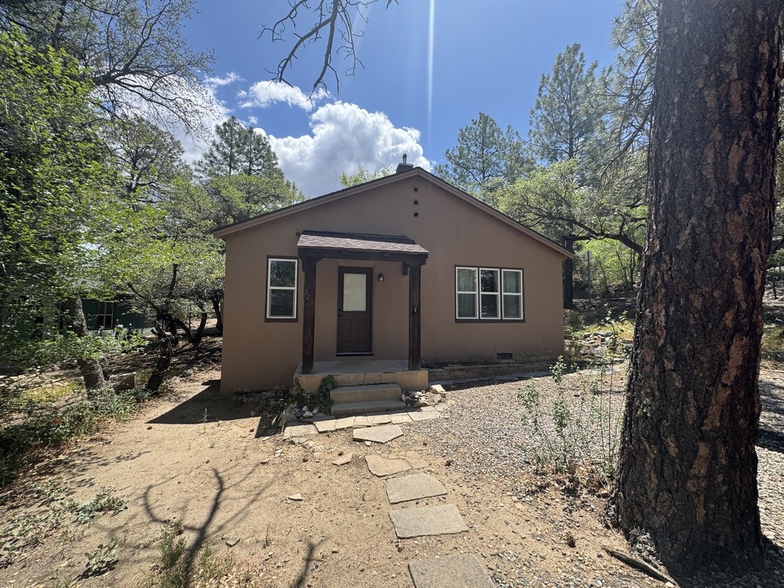 Primary Photo - 329 Pioneer Dr