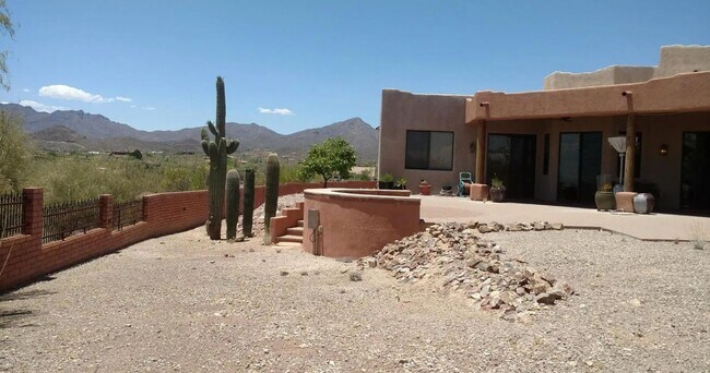 Building Photo - Spacious 4BR House in Tucson