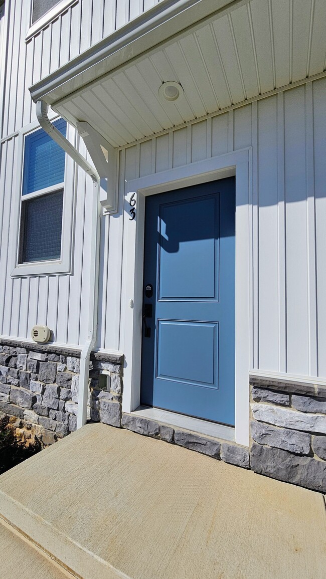 Building Photo - 63 N Conifer Dr