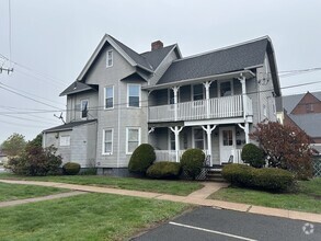 Building Photo - 500 Pleasant St
