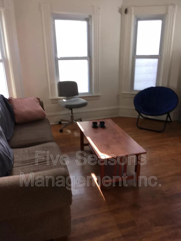 Photo - 67 N Union St Apartment