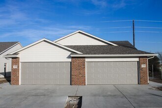 Building Photo - 4522 N Froli St