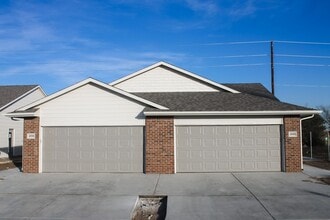 Building Photo - 4523 N Froli St