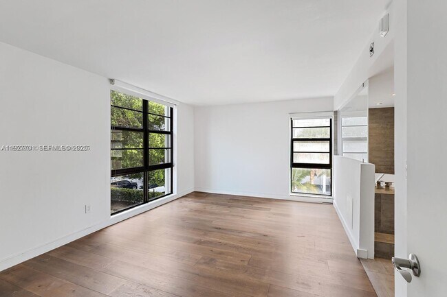 Foto del edificio - 100 Ocean Ln Dr