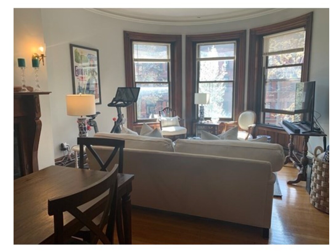 Primary Photo - 393 Marlborough St