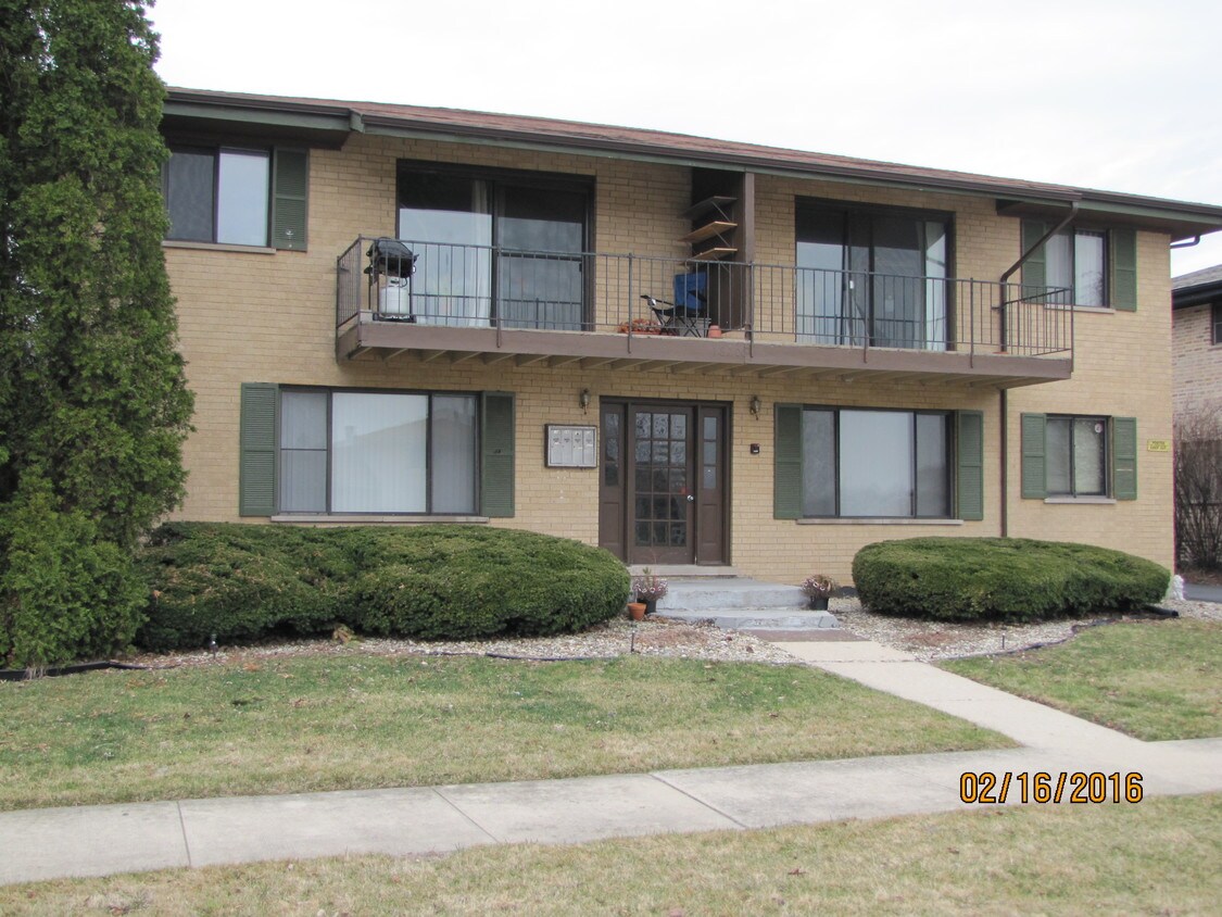 18206 66th Ave, Tinley Park, IL 60477 Apartments in Tinley Park, IL