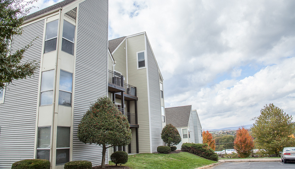 Primary Photo - 1336 Hunters Rd