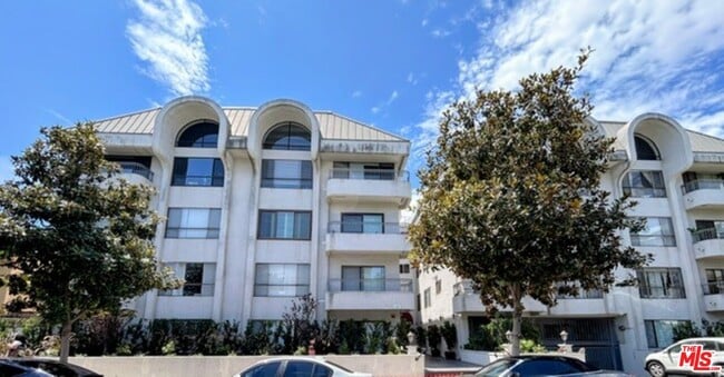 Building Photo - 221 S Gale Dr