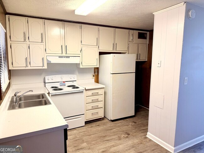 Building Photo - 111 W Burke St