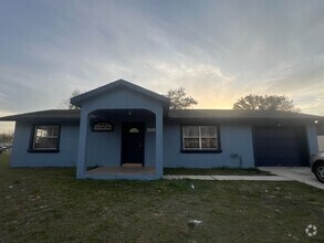 Building Photo - 14996 SW 35th Avenue Rd