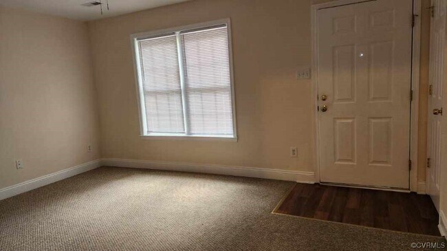 Building Photo - 21319 Bridle Path Dr