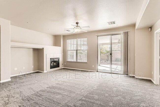 Building Photo - 5645 Wedgefield St