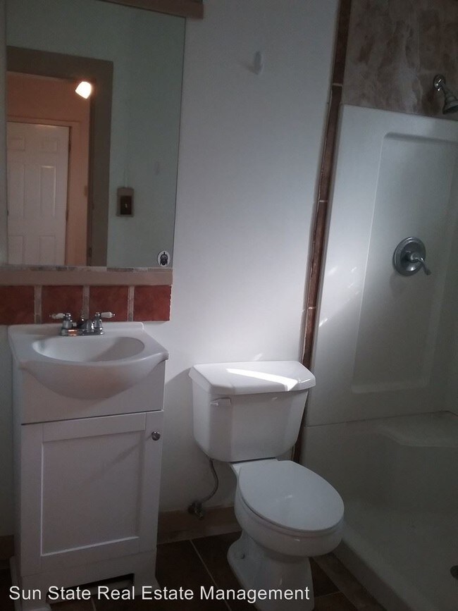 Building Photo - 1 br, 1 bath House - 710 8th St NW