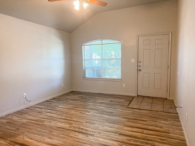 Building Photo - 4705 John David Dr