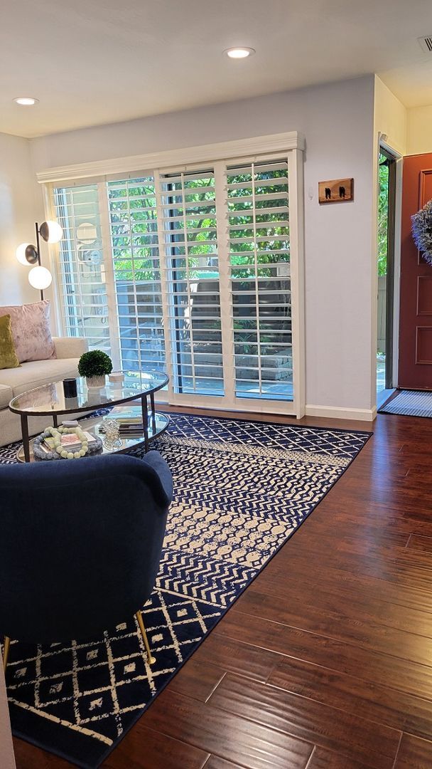 Building Photo - Gorgeous Walnut Creek Townhome 2 bedroom, 2.5 bath with 1 car garage in Sunset Park