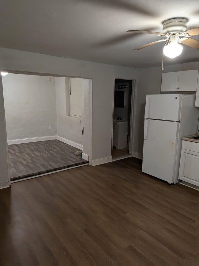 Building Photo - 1537 SW 44th Ave