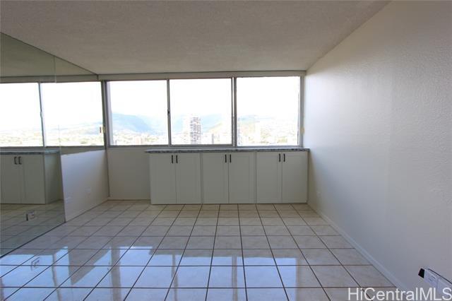 Building Photo - 2211 Ala Wai Blvd
