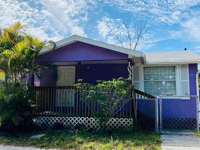 Building Photo - 1034 Bentley St